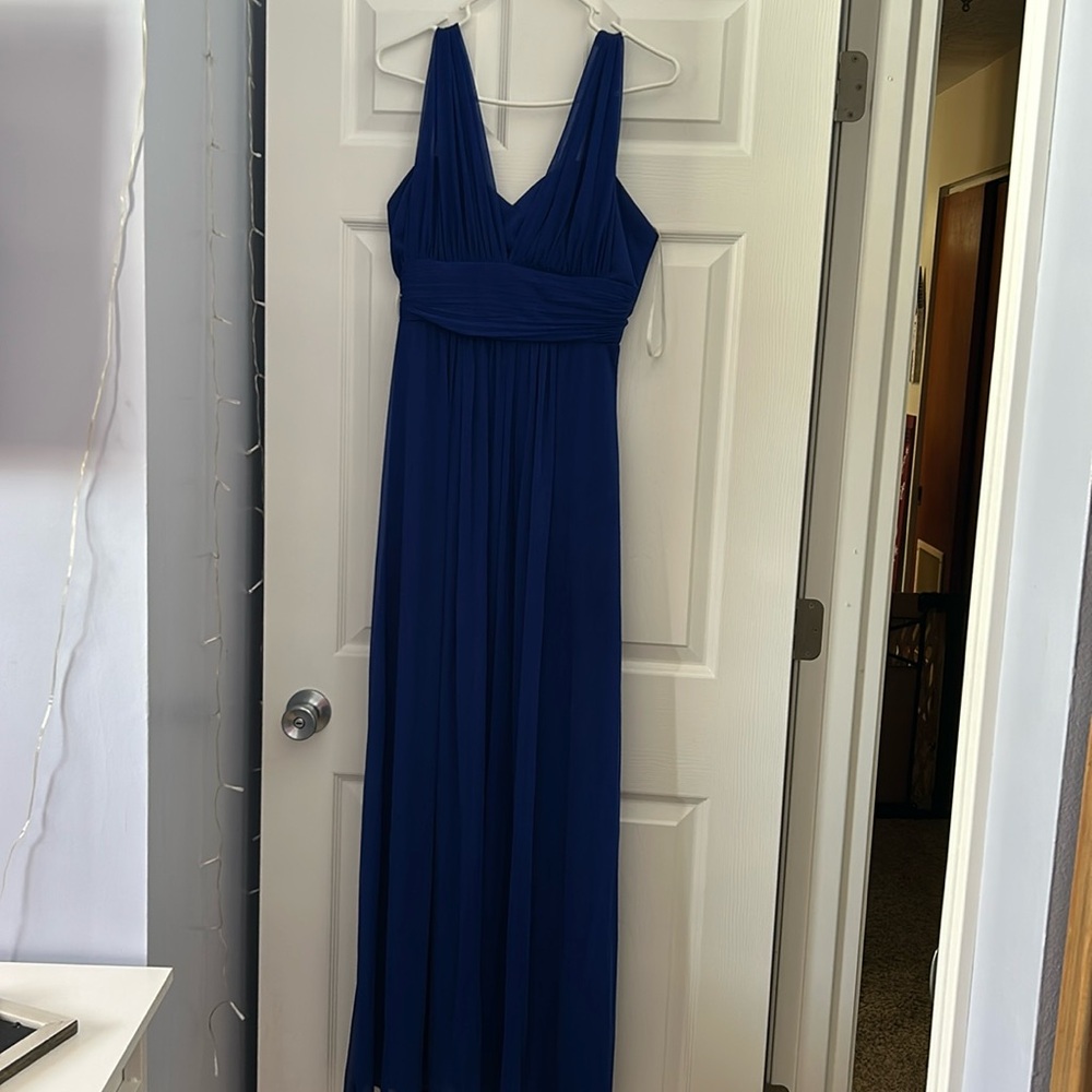 Size medium 
Blue dress 
Formal prom dress
Only worn once